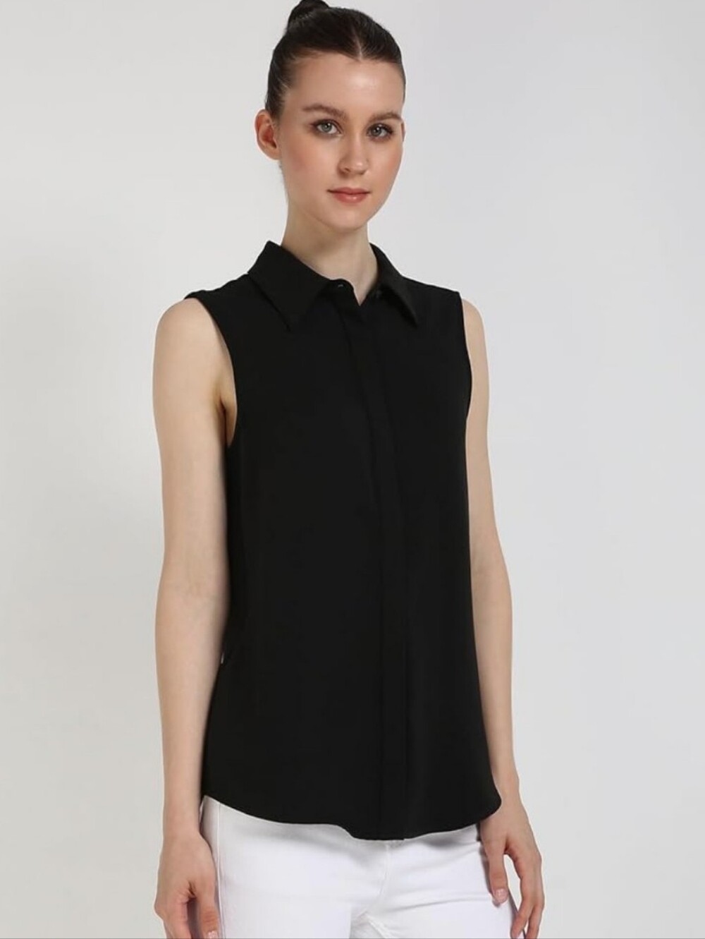Calvin Klein Women’s Sleeveless Black Collared Top